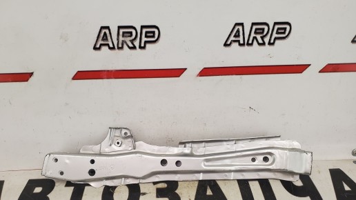 Панель передняя левая часть Toyota Avensis 3 t270 2008-2018