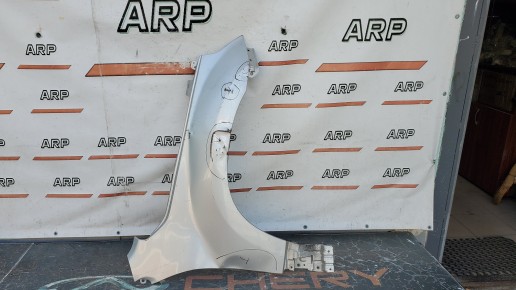 Крыло переднее правое Suzuki Grand Vitara 3 2008-2015