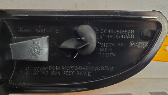 Поворотник в бампер правый Chrysler 300M 1998-2004
