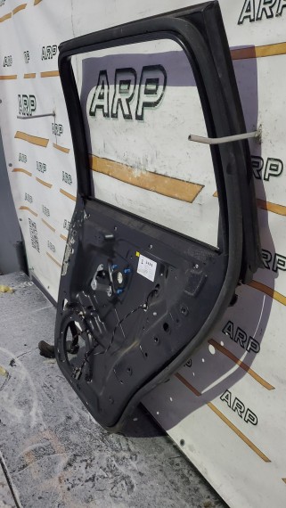 Каркас двери задней правой Volkswagen Touareg 1 2002–2010