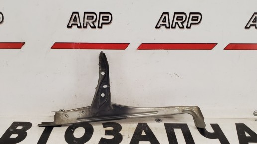 Кронштейн замка капота Toyota Avensis 2 t250 2003-2009