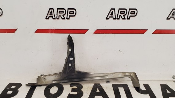 Кронштейн замка капота Toyota Avensis 2 t250 2003-2009