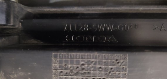 Решетка радиатора Honda CR-V 3 2006-2009