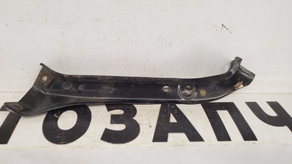 Кронштейн правой фары Toyota Camry 30 v30 2000-2006