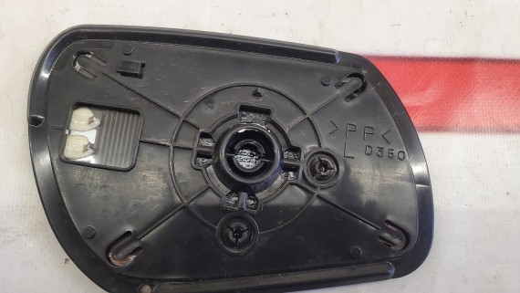 Зеркальный элемент левый Mazda 3 BK 6 GG 2003-2009