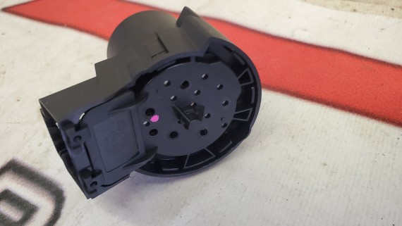 Контактная группа замка зажигания Volkswagen Polo Amarok T6