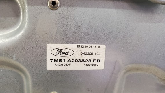 Стеклоподъемник передний правый Ford Focus 2 2007-2011