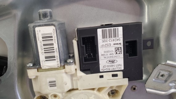 Стеклоподъемник передний правый Ford Focus 2 2007-2011