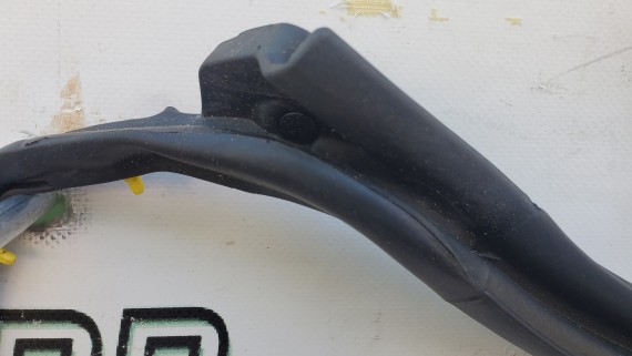 Уплотнитель двери задней правой Nissan Note E11 2006-2013