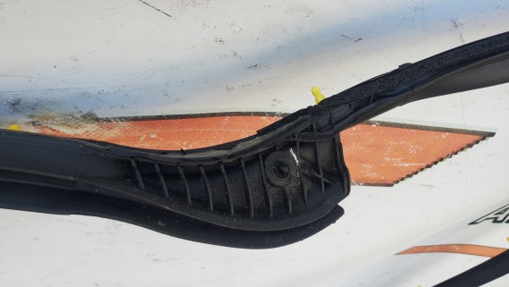 Уплотнитель двери задней правой Nissan Note E11 2006-2013