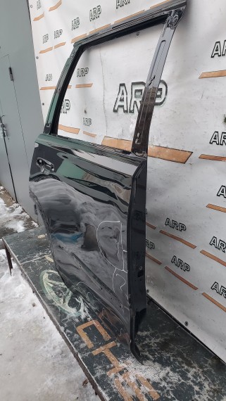 Дверь задняя правая Cadillac Escalade 4 2014–2021