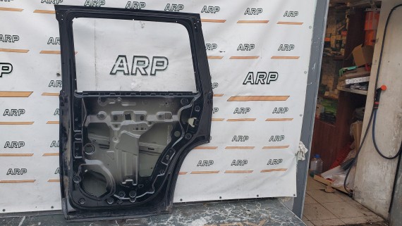 Дверь задняя правая Cadillac Escalade 4 2014–2021