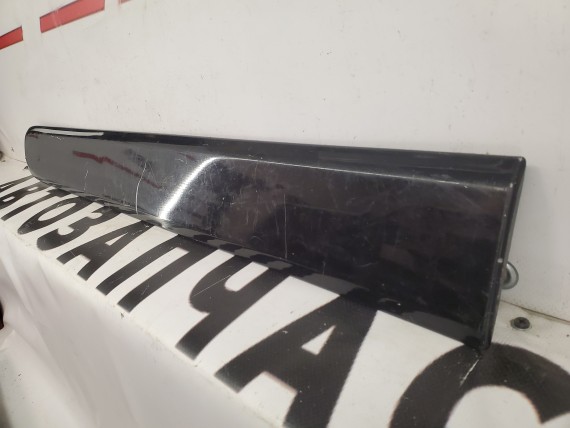 Молдинг задней правой двери Kia Carnival 2005-2014