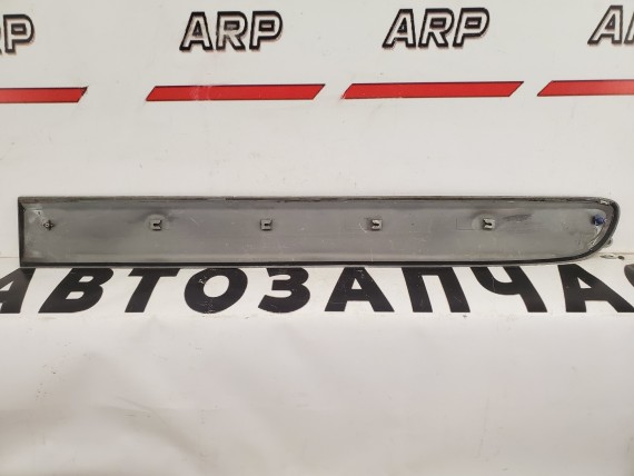 Молдинг задней правой двери Kia Carnival 2005-2014