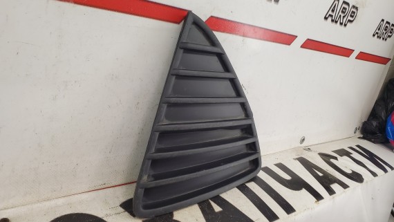 Заглушка бампера левая Ford Focus 3 2011-2019