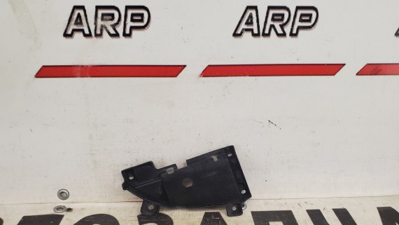 Кронштейн решетки радиатора левый Mazda 6 GJ 2018-2024