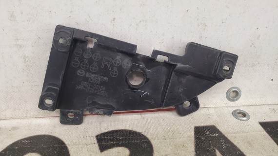 Кронштейн решетки радиатора левый Mazda 6 GJ 2018-2024