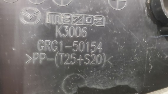 Кронштейн решетки радиатора левый Mazda 6 GJ 2018-2024