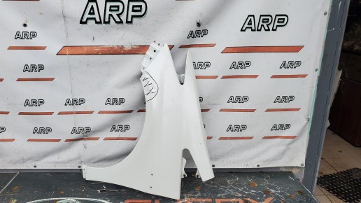 Крыло переднее левое Toyota Prius 30 2009-2015