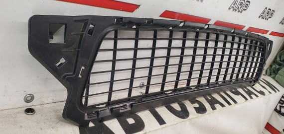 Решетка в бампер Renault Duster 1 2010-2015
