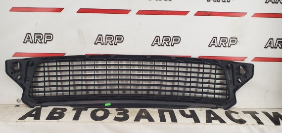Решетка в бампер Renault Duster 1 2010-2015