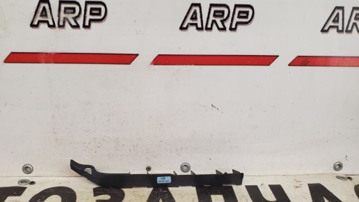 Кронштейн заднего бампера левый Peugeot 307 2001-2008