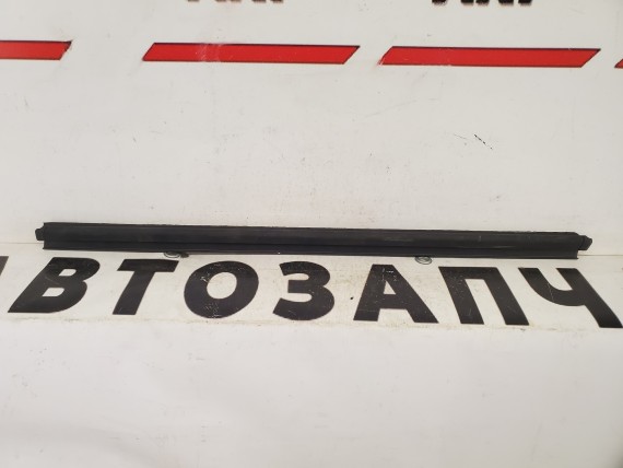 Бархотка переднего левого стекла Lada Priora 2170