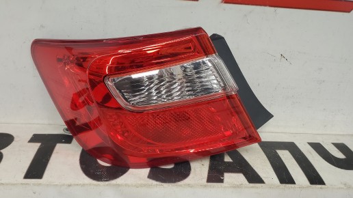 Фонарь задний левый наружный Toyota Camry V50 2011-2014