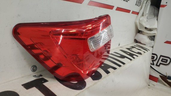 Фонарь задний левый наружный Toyota Camry V50 2011-2014
