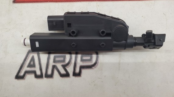 Форсунка омывателя фары правая Volvo XC70 V70 S80 2006-2013