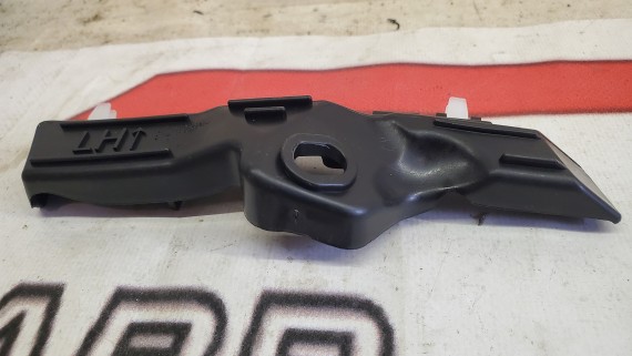 Кронштейн переднего бампера левый Kia Sorento 2 2012-2021