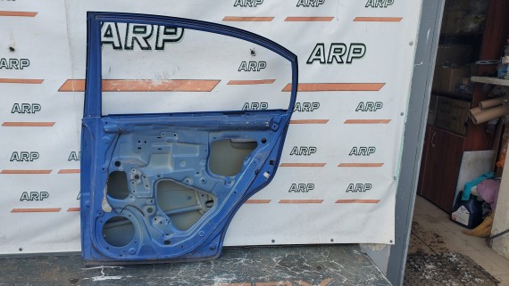 Дверь задняя правая Kia Rio 2 HB 2005-2011