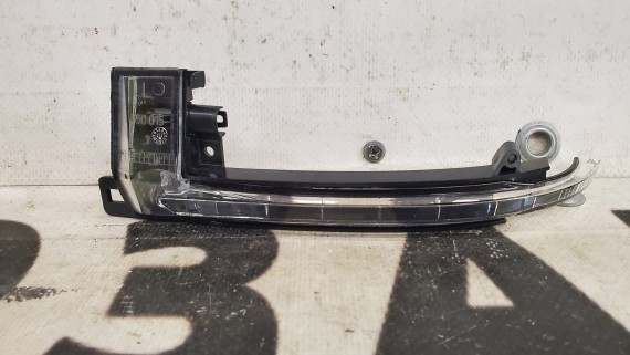 Поворотник зеркала левый Audi A6 C6 2004–2010