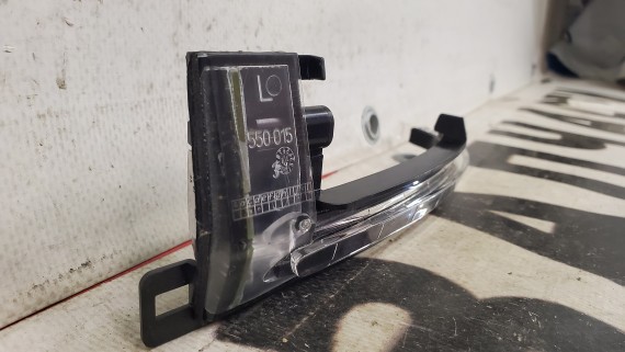 Поворотник зеркала левый Audi A6 C6 2004–2010