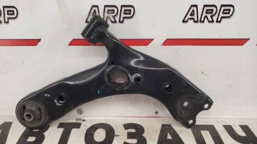 Рычаг подвески передний правый Toyota Avensis 270 2008–2018