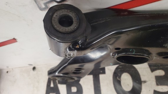 Рычаг подвески передний правый Toyota Avensis 270 2008–2018