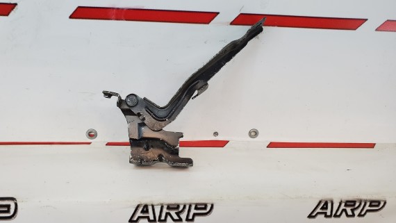Петля капота левая Kia Sorento 2 2009-2021