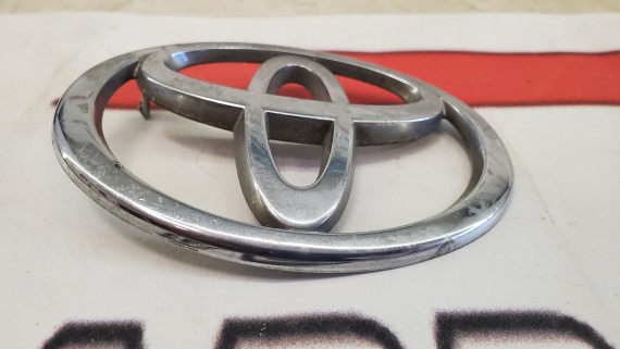 Эмблема передняя Toyota Rav4 ACA20 2000-2005