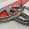 Эмблема передняя Toyota Rav4 ACA20 2000-2005