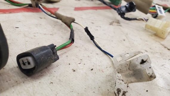 Проводка двери передняя правая Suzuki Vitara 4 2015-2019