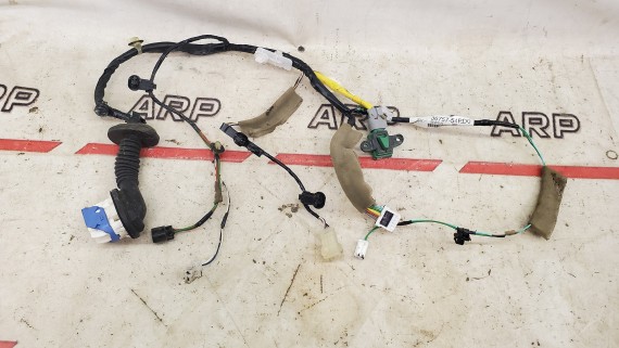 Проводка двери передняя правая Suzuki Vitara 4 2015-2019