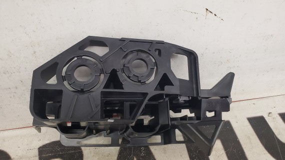 Кронштейн переднего бампера правый Peugeot 308 408 2012-2022