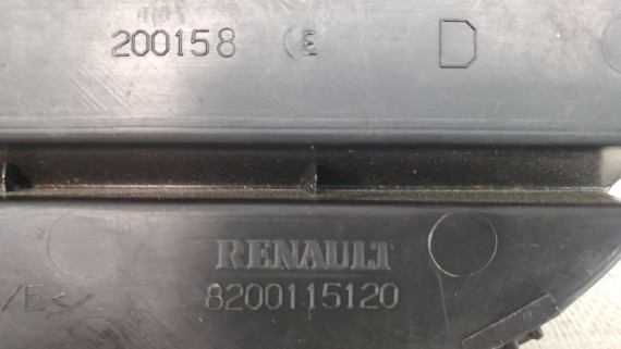 Решетка в бампер правая Renault Megane 2 2002-2009