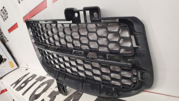 Решетка в бампер правая Volkswagen Touareg 1 2002-2010