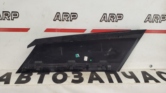 Накладка задней правой стойки Range Rover 4 L405 2013-2024