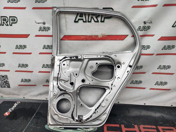 Дверь задняя правая Toyota Yaris 2 2005-2012 хэтчбек