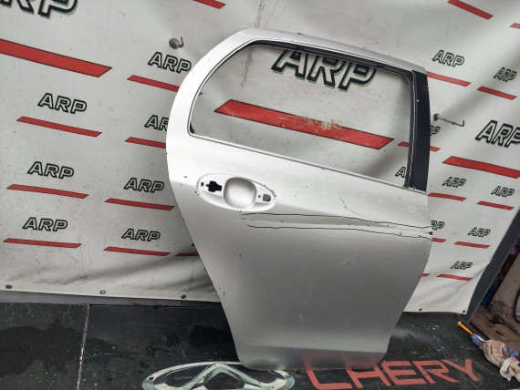 Дверь задняя правая Toyota Yaris 2 2005-2012 хэтчбек