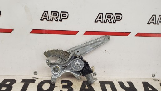 Стеклоподъемник задний левый Suzuki SX4 2013–2022