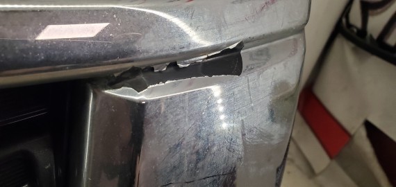 Решетка радиатора Mitsubishi Pajero 4 2006-2022