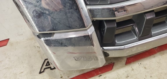 Решетка радиатора Mitsubishi Pajero 4 2006-2022